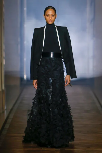 Look 17